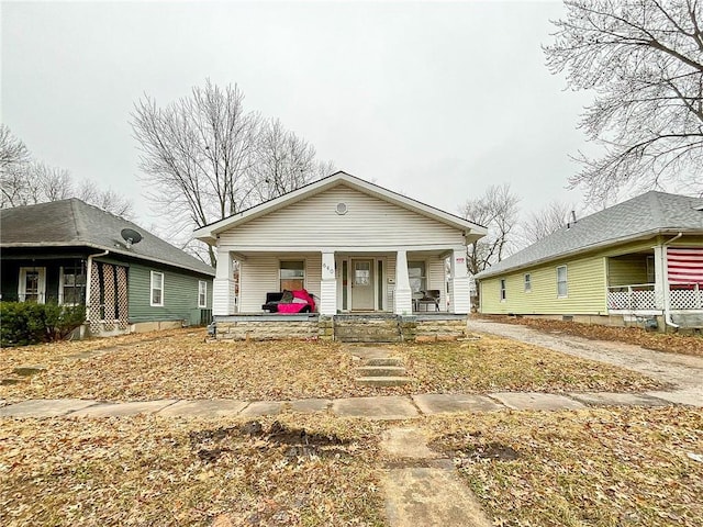 view of front of property featuring a porch