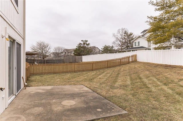 view of yard featuring a patio