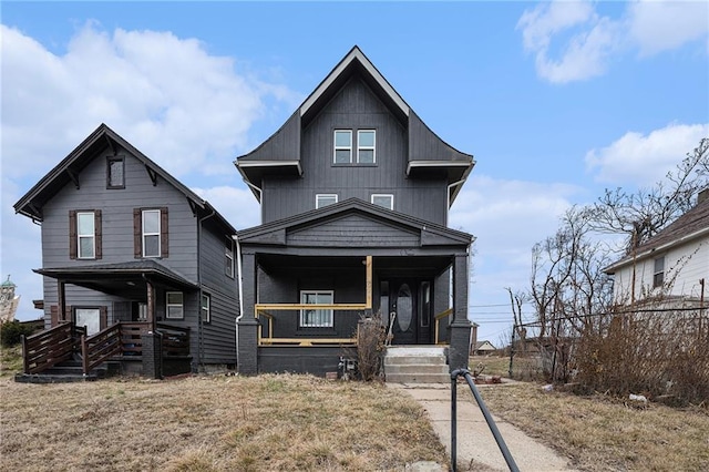 view of front of home featuring a porch