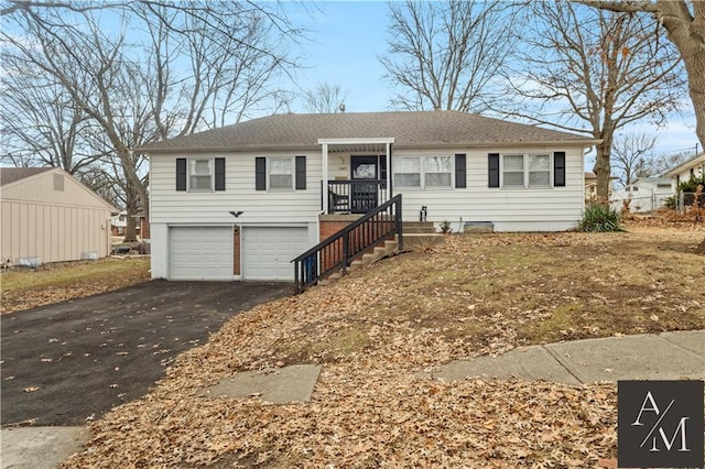 view of front facade featuring a garage