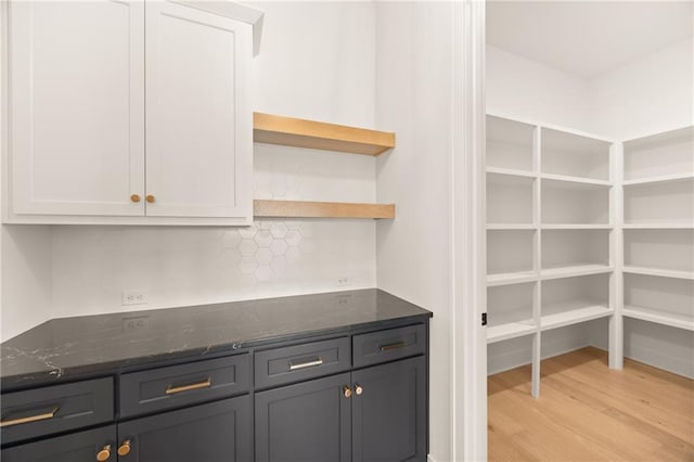 17021 Parkhill St, Overland Park, KS 66221 - view of pantry