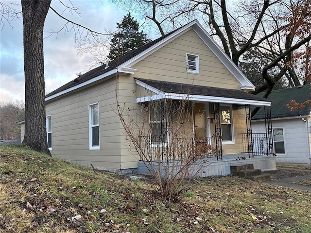 view of front of home with covered porch