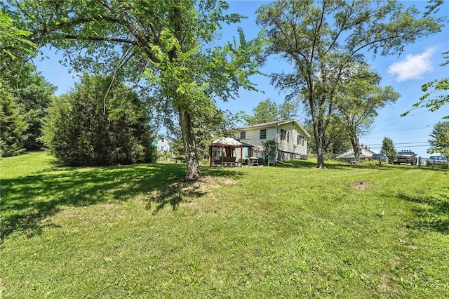 746 Salem Rd, Excelsior Springs, MO 64024 - view of green lawn with a gazebo
