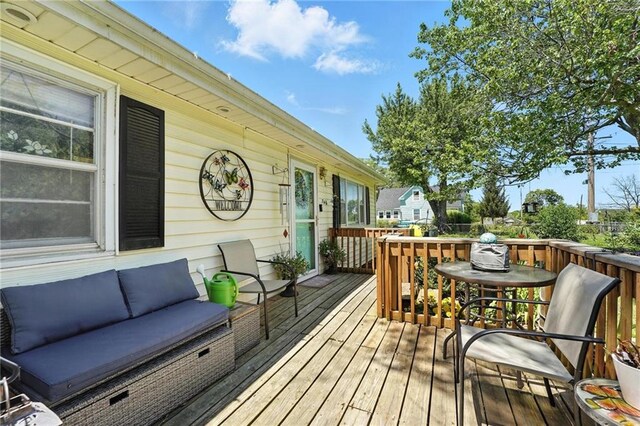 746 Salem Rd, Excelsior Springs, MO 64024 - deck with an outdoor hangout area