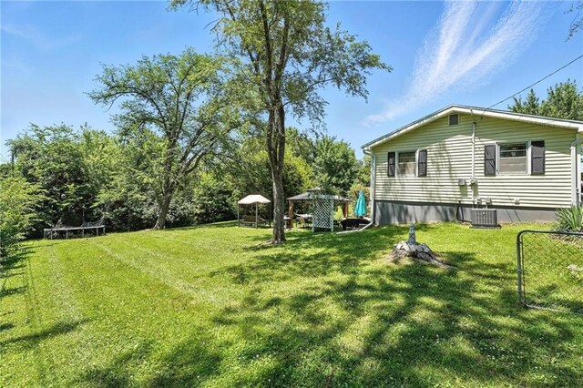 746 Salem Rd, Excelsior Springs, MO 64024 - view of grassy yard