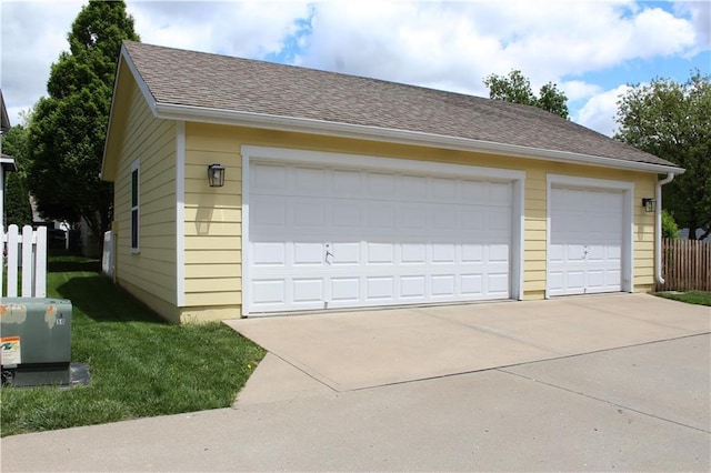 3155 SW Gardenia St, Lees Summit, MO 64081 - view of detached garage