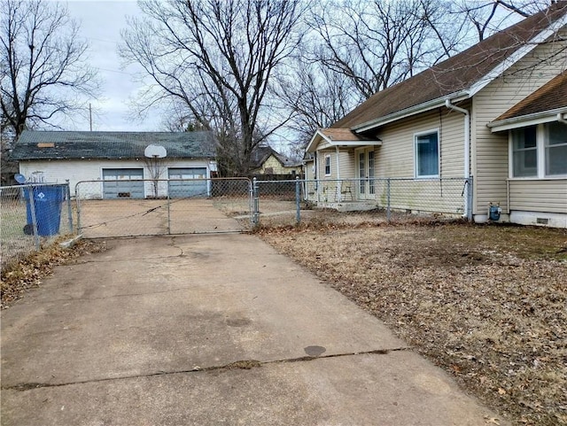 view of yard featuring a garage