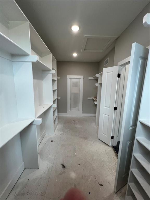 2209 W 176th Pl, Overland Park, KS 66085 - view of spacious closet