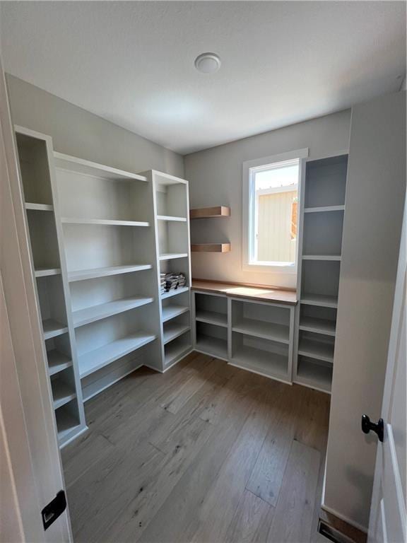 2209 W 176th Pl, Overland Park, KS 66085 - view of pantry