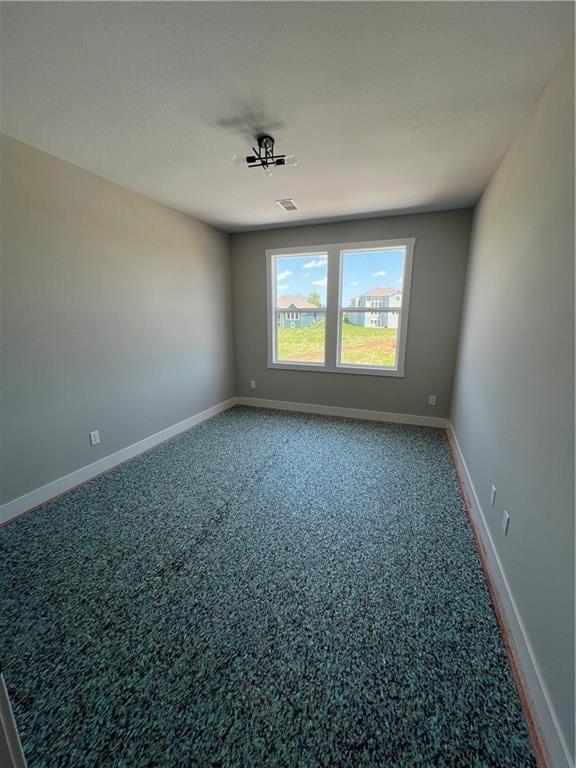 2209 W 176th Pl, Overland Park, KS 66085 - empty room featuring carpet