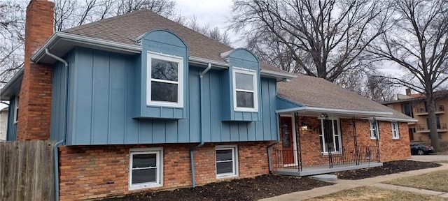 view of front of property