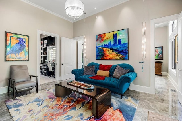 living area with ornamental molding, visible vents, baseboards, and an inviting chandelier