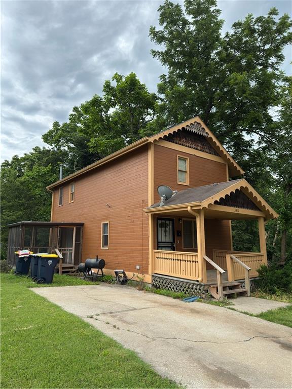 3311 Flora Ave, Kansas City, MO 64109 - photo 2