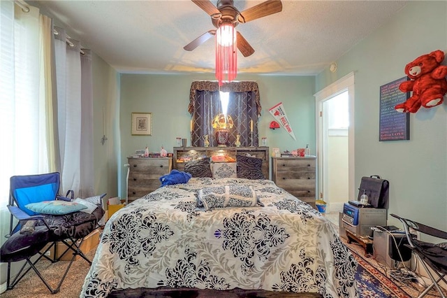 bedroom with ceiling fan