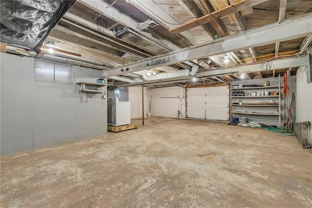 basement featuring washer / dryer