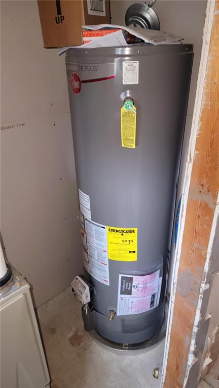 619 Main St, Mound City, KS 66056 - utilities featuring water heater