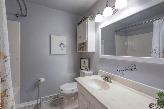 bathroom featuring tile patterned flooring, toilet, vanity, visible vents, and shower / bath combo with shower curtain