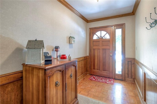3812 SW Windemere Dr, Lees Summit, MO 64082 - foyer entrance featuring wainscoting and crown molding