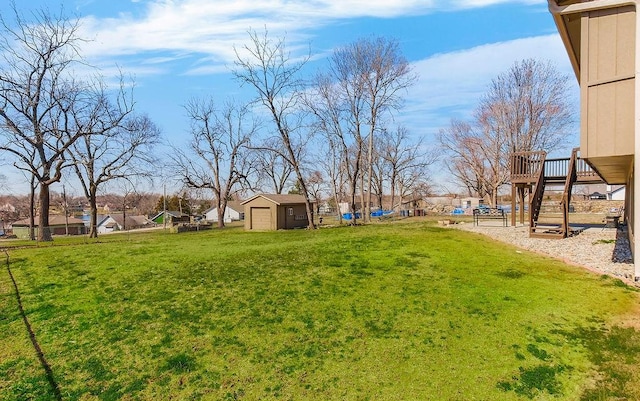 view of yard with a residential view