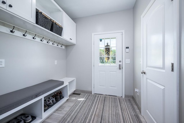 22330 Mclouth Rd, Mclouth, KS 66054 - mudroom featuring baseboards