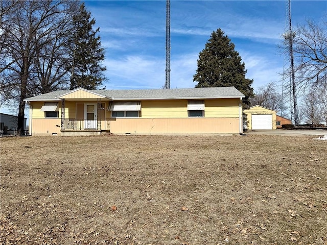 ranch-style house with covered porch, roof with shingles, a front lawn, and crawl space