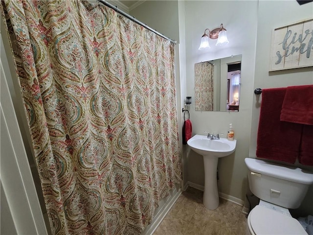 513 S Business Highway 13, Lexington, MO 64067 - full bathroom featuring toilet, baseboards, a sink, tile patterned flooring, and a shower with shower curtain