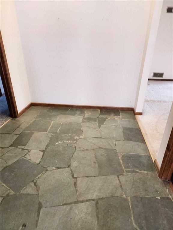 11425 45th Hwy N, Platte City, MO 64079 - detailed view of baseboards