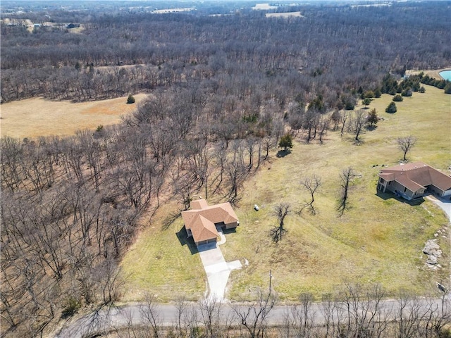 birds eye view of property featuring a rural view