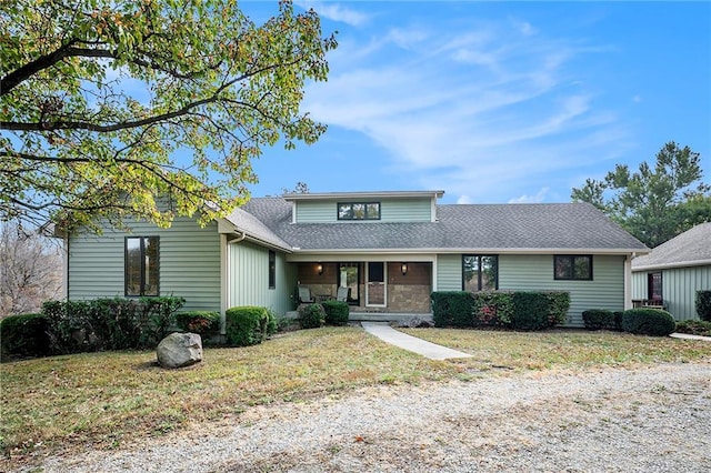 view of front of house with a front lawn