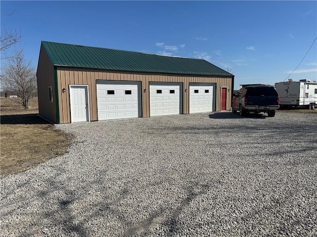 view of detached garage