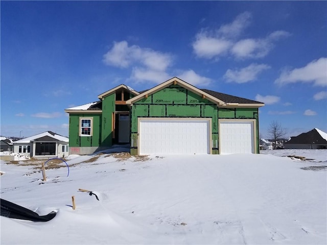 view of front facade featuring a garage