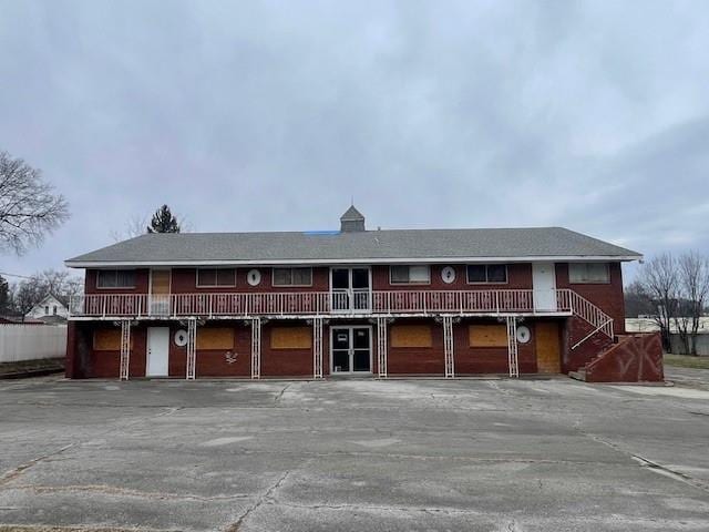 view of front facade