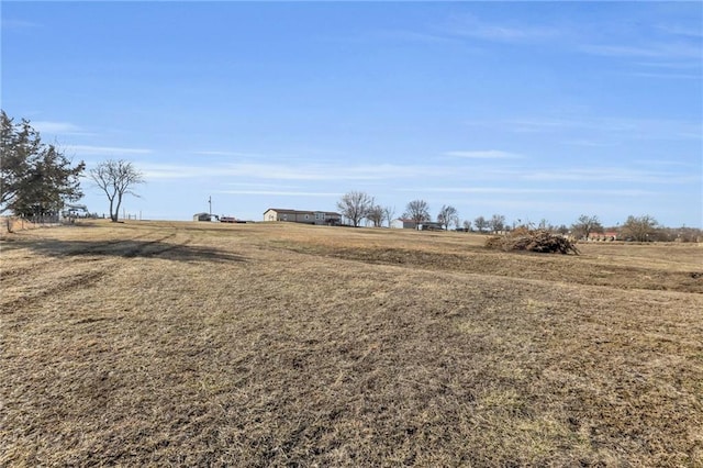 view of yard featuring a rural view