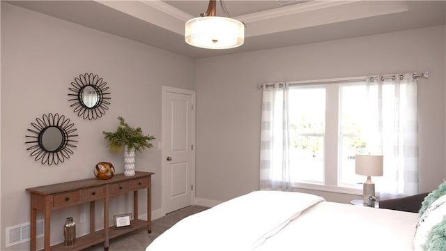 bedroom featuring carpet floors, visible vents, crown molding, and baseboards