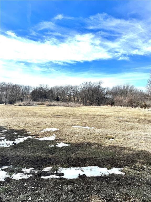 Listing photo 2 for 1101 Tiger Rd, Effingham KS 66023