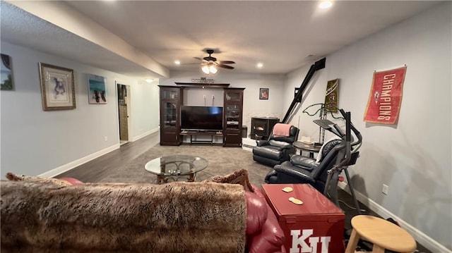 living area with ceiling fan, recessed lighting, and baseboards