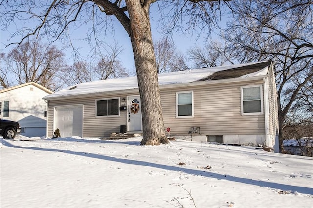 view of front facade with a garage