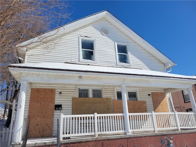 view of front of house featuring covered porch