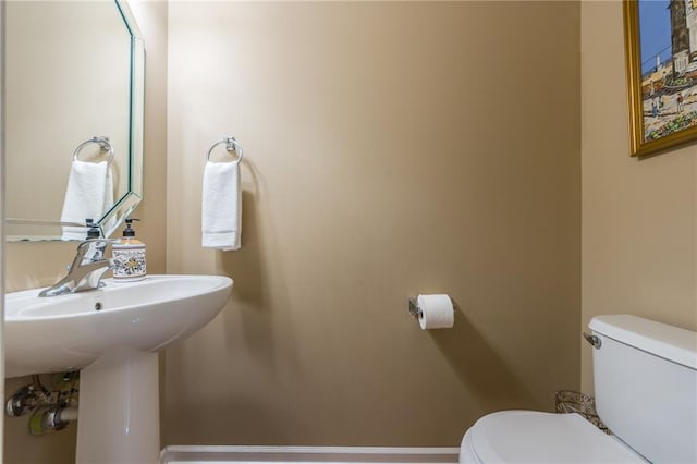 1716 NW 54th Ter, Kansas City, MO 64118 - bathroom with toilet