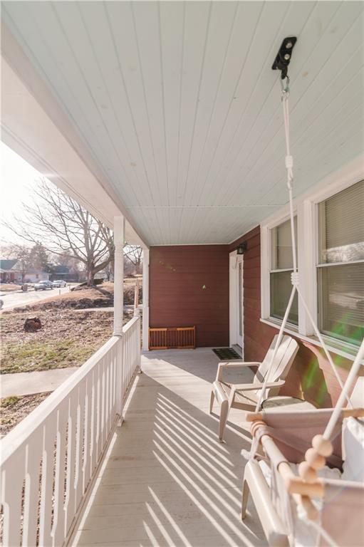 balcony featuring a porch