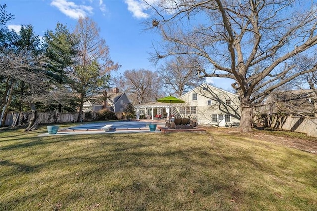 view of yard featuring fence