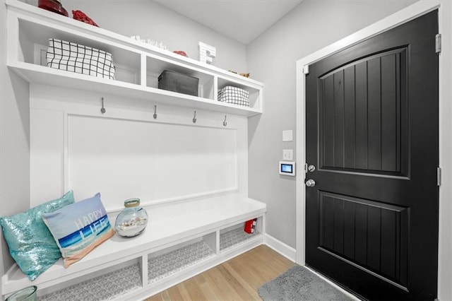 14423 N 145th St, Basehor, KS 66007 - mudroom featuring baseboards and wood finished floors