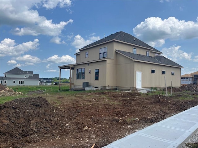 12604 W 170th St, Overland Park, KS 66221 - view of side of home featuring a shingled roof