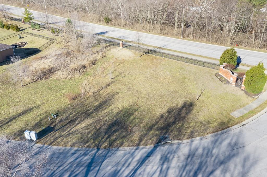 1933-1937 Edgewood Dr, Leavenworth, KS 66048 - photo 1