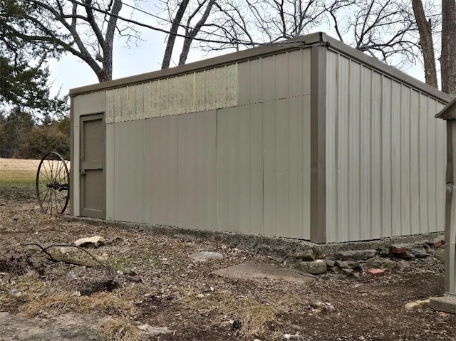 view of outdoor structure with an outdoor structure