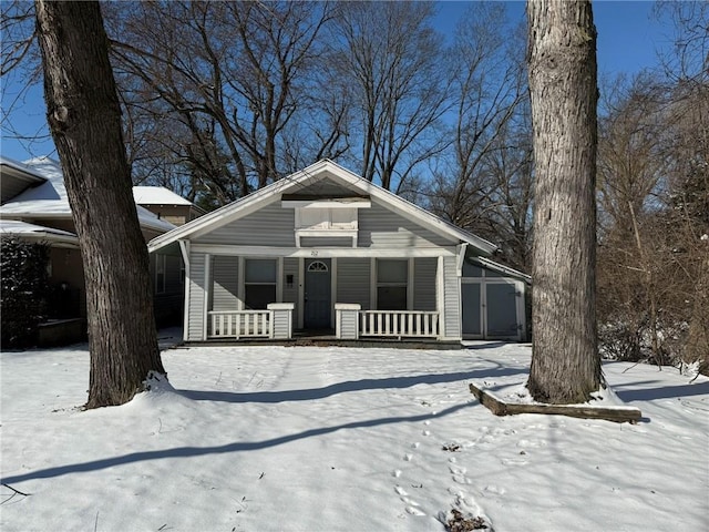 view of front of property featuring covered porch