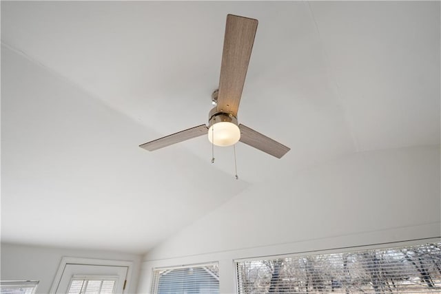 room details featuring ceiling fan