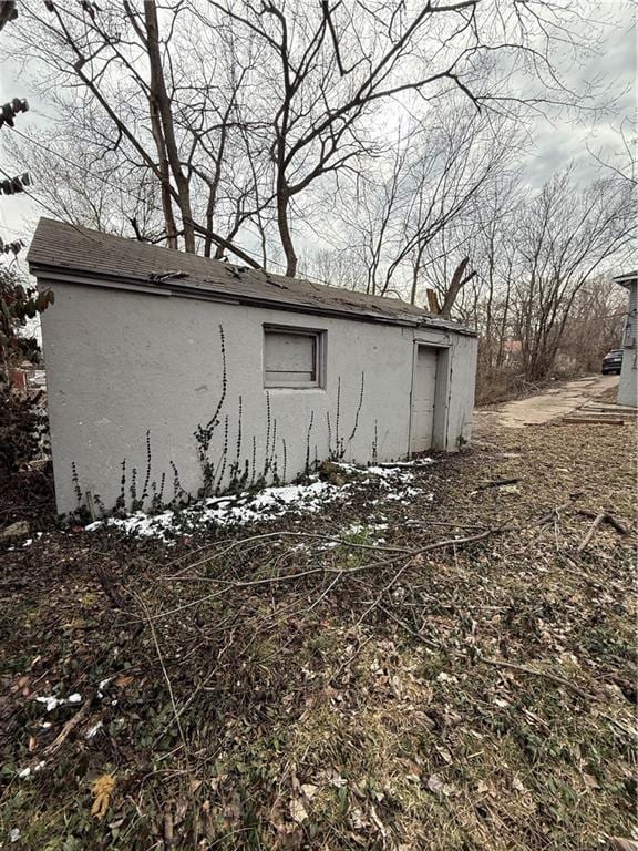 view of outbuilding