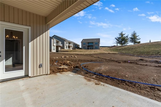 view of yard featuring a patio area