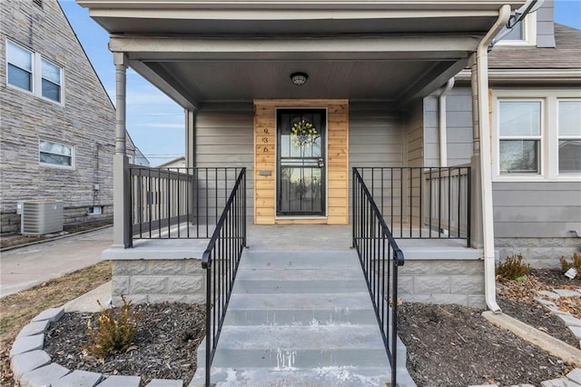 936 E Gregory Blvd, Kansas City, MO 64131 - property entrance featuring a porch